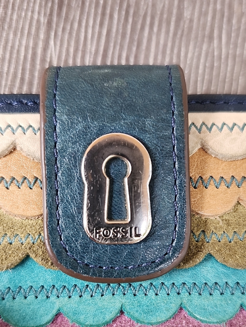 FOSSIL RUBY MULTI-COLOR COMPACT BI-FOLD LEATHER/SUEDE WALLET - Picture 2 of 12